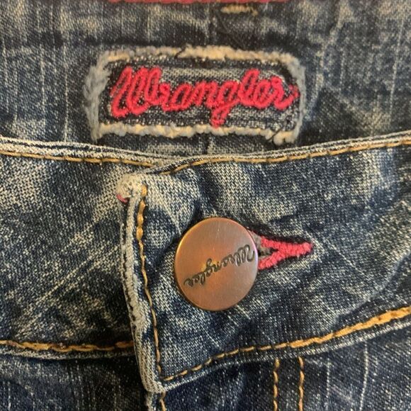WRANGLER, premium patch, ladies size 9/10, 36 length, well loved - Picture 2 of 15